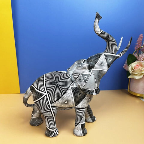 Statua moderna dell'elefante