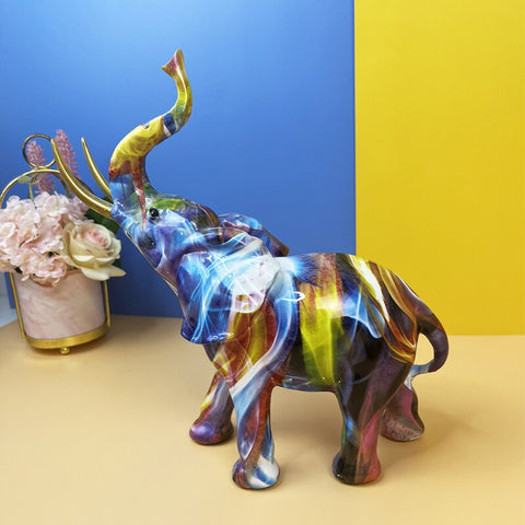 Statua moderna dell'elefante