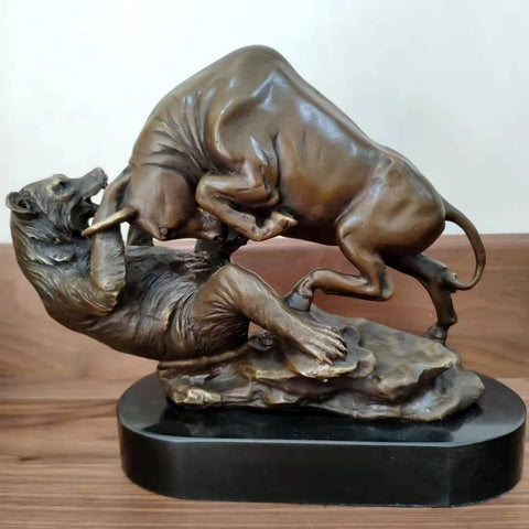 Statua del toro in bronzo<br> Attacco all'orso
