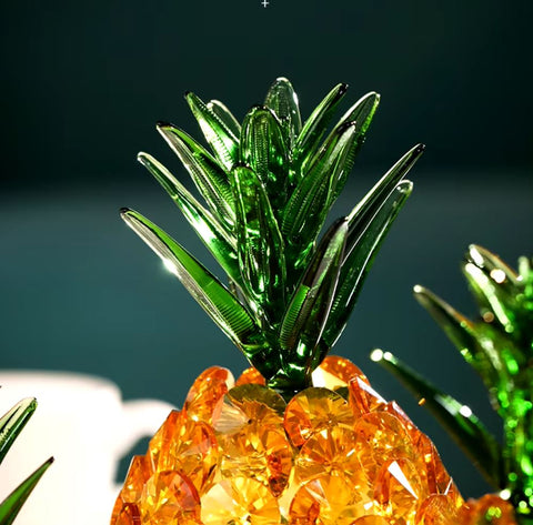 Scultura di ananas in vetro colorato 14 cm