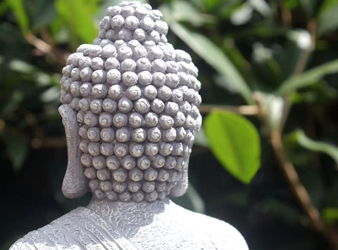 Statua di Buddha grigia per esterni 23 cm