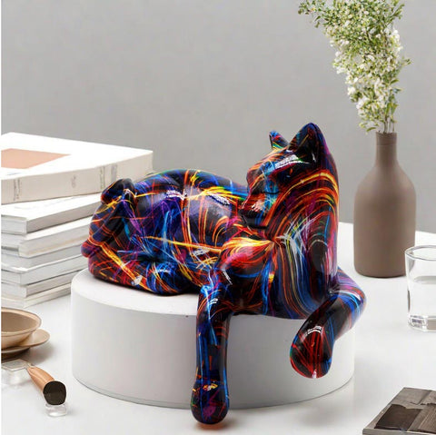 Statua gatto sdraiato urbano in resina 15 cm
