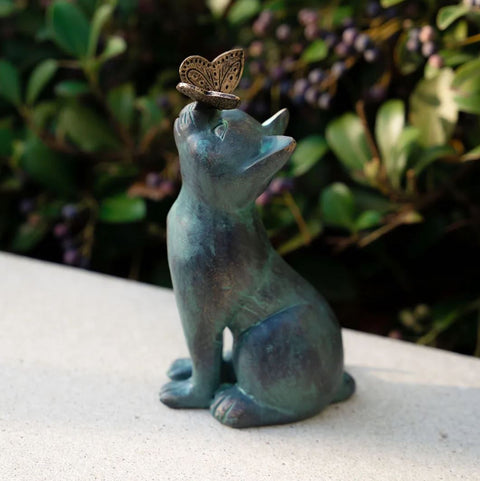 Statua di gatto da esterno con farfalla 20 cm