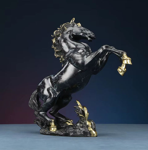 Scultura di cavallo rampante in ottone con effetto marmo nero 27 cm