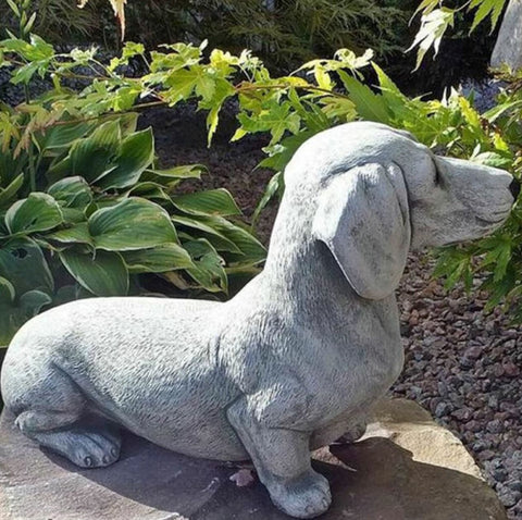 Statua di cane bassotto per giardino 12 cm