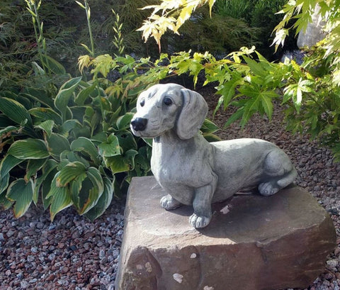 Statua di cane bassotto per giardino 12 cm