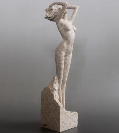 Statua di donna nuda in arenaria 32 cm