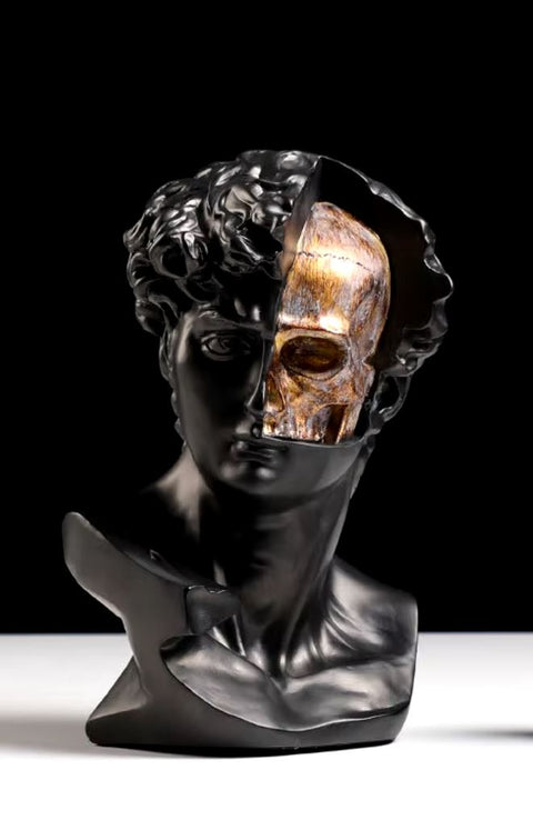 Statua greca nera, teschio dorato 28 cm