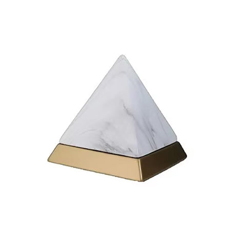 Statua piramide in ceramica bianca e oro 14 cm