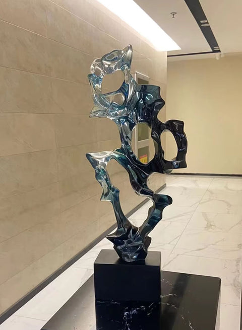 Scultura astratta in resina blu trasparente 43 cm