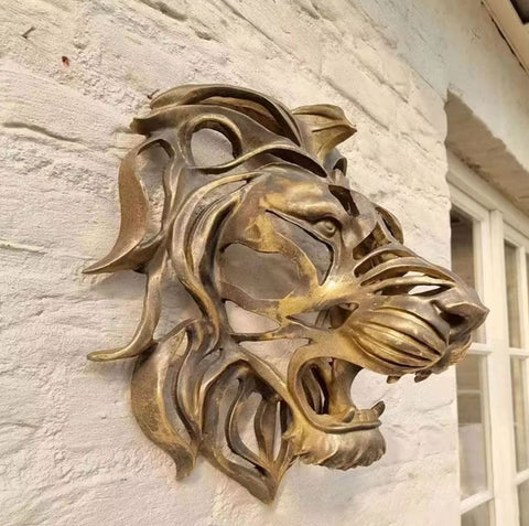 Statua da parete dorata con testa di leone 30 cm