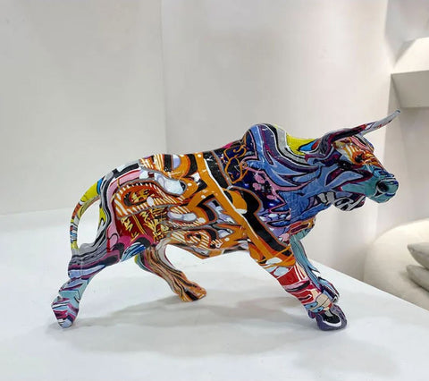 Statua toro in resina graffiti 18 cm