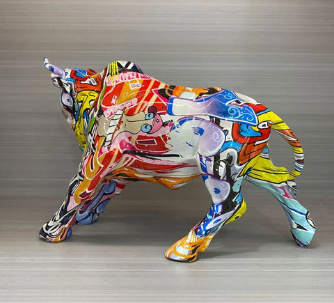 Statua toro in resina graffiti 18 cm