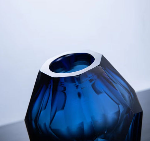 Vaso in vetro blu a forma di diamante 19 cm