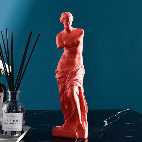 Statua della dea greca