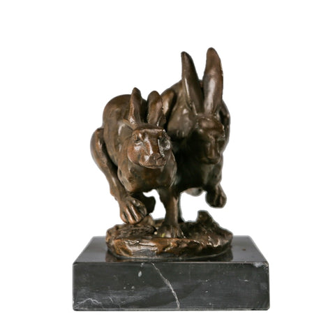 Scultura in bronzo di coniglio