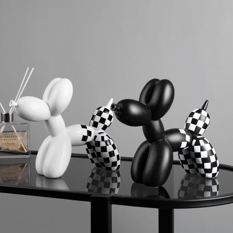 Statua del cane<br> Cane con palloncino a scacchi