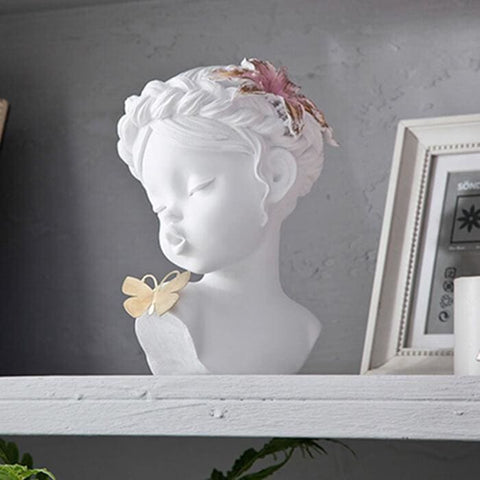 Statua di donna<br> Angelo e farfalla moderni