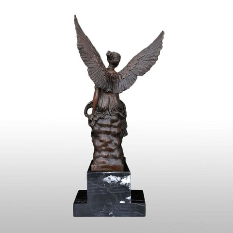 Statua di bronzo di Atena