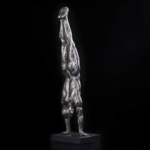 Statua dell'uomo<br> Ginnasta retrò