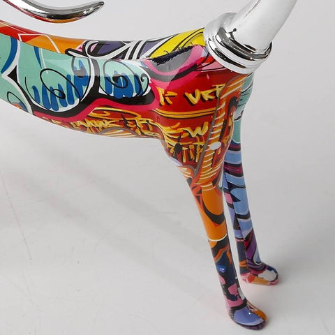 Statua del cane<br> Scultura di levriero multicolore